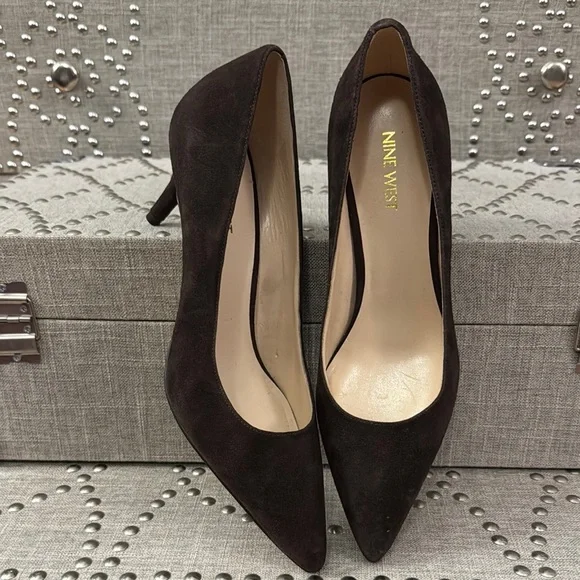 Nine West Margot Women's Kitten Heels Suede Brown Pumps - Picture 2 of 9